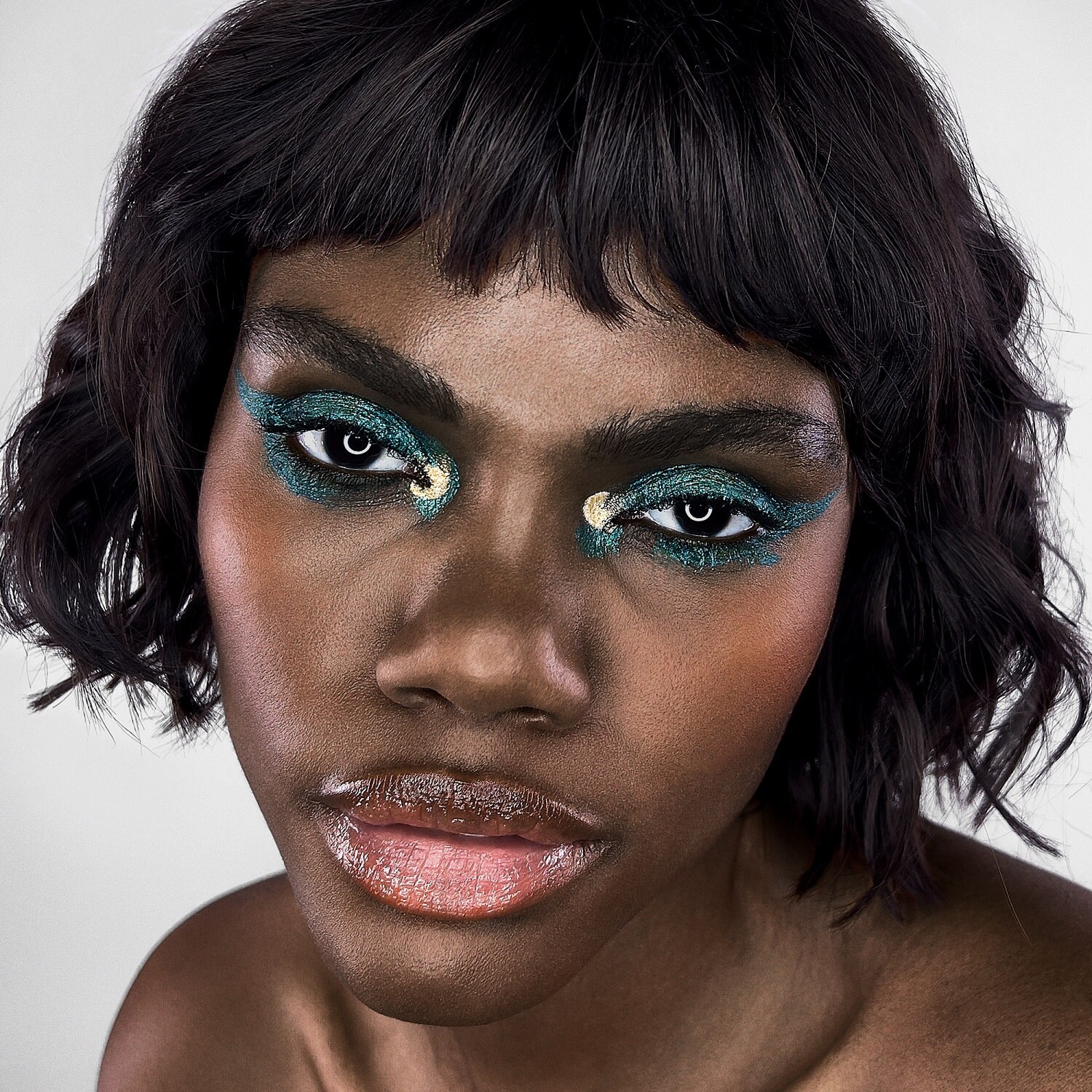 ALWAYS ON SHIMMER CREAM SHADOW (SOMBRAS DE OJOS EN CREMA)